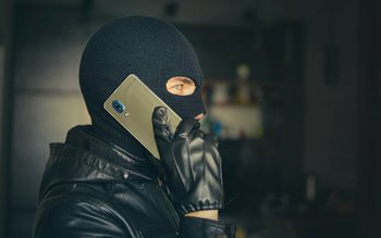 Un sucevean s-a trezit cu …