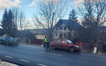 Trei persoane au ajuns la …