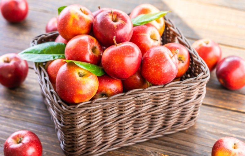 Consumă două mere pe zi pentru a ține  medicul departe