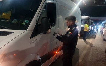 Urmărit pentru infracțiuni contra proprietății, …