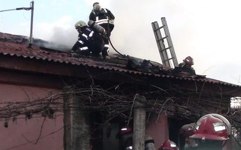 Două incendii izbucnite la case …