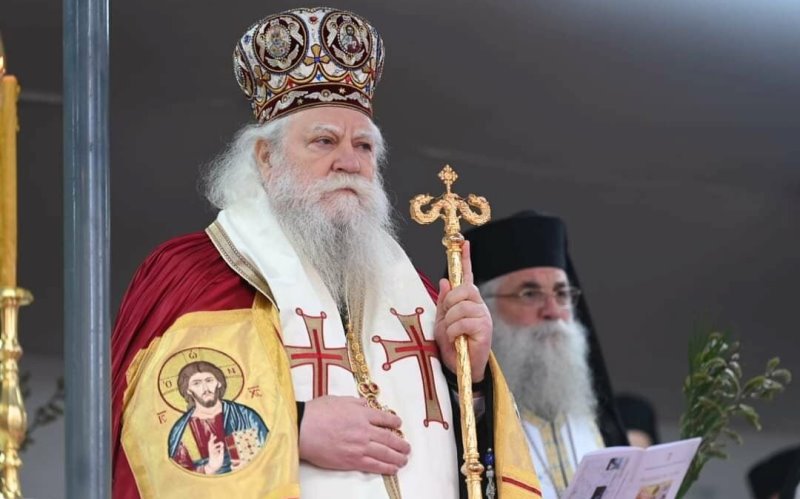 Calinic, arhiepiscopul Sucevei și Rădăuților dus cu un elicopter SMURD la spital