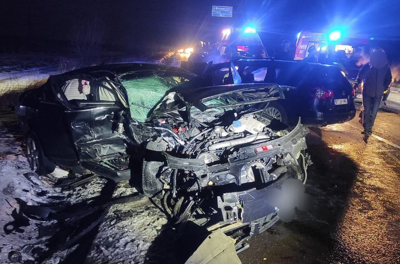 Accident mortal la Vlădeni! O tânără a decedat după impactul dintre două mașini