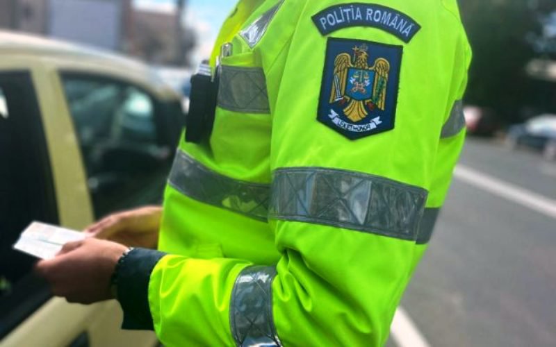 Aproximativ 30 de permise de conducere reținute de polițiști în ultimele 24 de ore