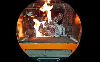 Anexă cuprinsă de flăcări la …