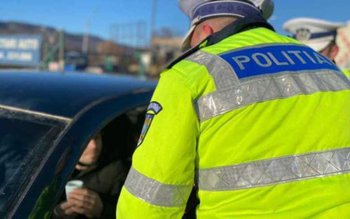 Peste 40 de permise de …