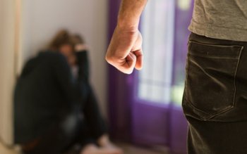 Botoșănean violent cu familia, evacuat …