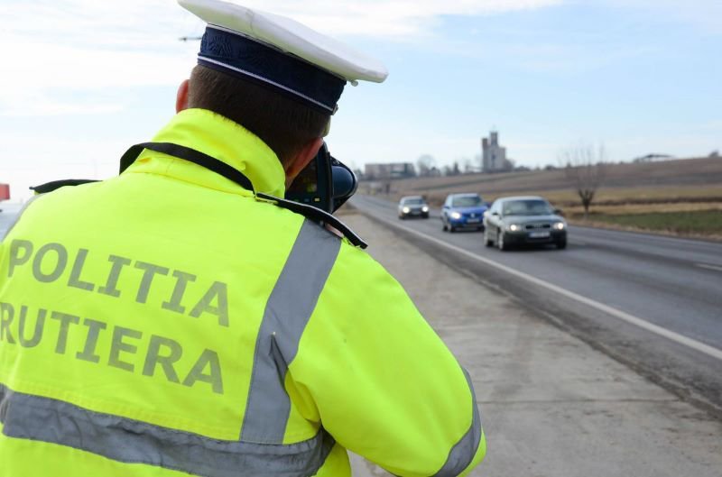 Un cetățean turc, fără permis de conducere, a fost oprit de polițiști pentru viteză. S-a ales și cu dosar penal