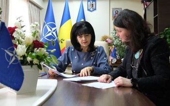 Bibliotecă pe roți la Botoșani