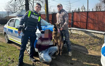 Câinele polițist și polițiștii de …