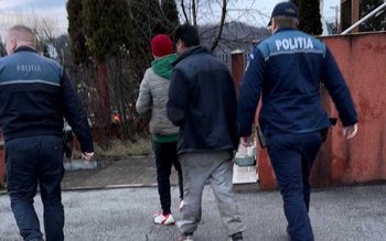 Doi tineri arestați preventiv pentru …