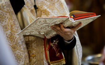 Preoții români, obligați să fie …