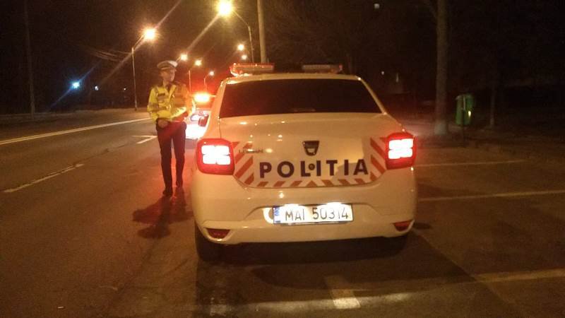 Un tânăr din Dorohoi, fără permis, urmărit de polițiști după ce nu s-a conformat semnalelor de oprire