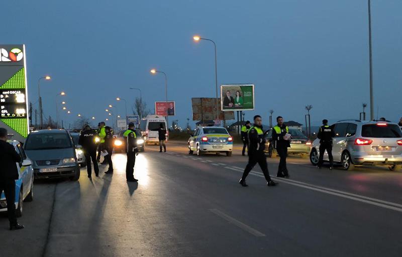 Aproximativ 600 de sancțiuni în urma raziilor nocturne ale polițiștilor - FOTO