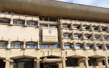 Protest în fața Prefecturii Botoșani …