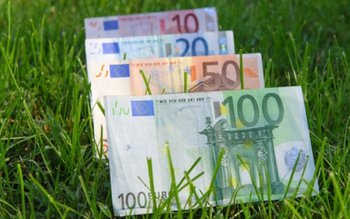 Se dau câte o sută …