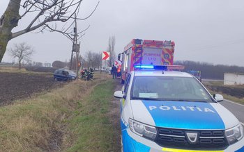Un autovehicul s-a răsturnat în …