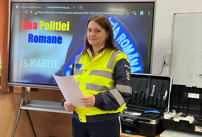 Activități dedicate Zilei Poliției Române desfășurate de polițiști la Pomârla și Coțușca - FOTO