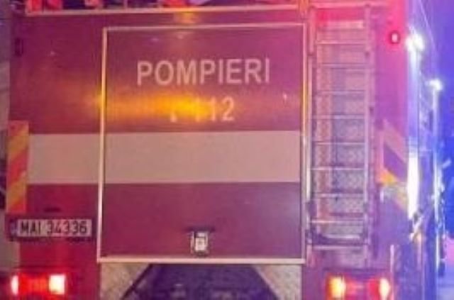 Un bărbat și-a pierdut viața într-un incendiu izbucnit în camera în care acesta dormea