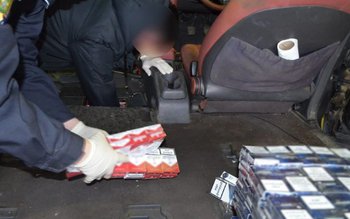 Peste 23.500 de țigarete ascunse …