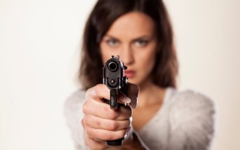 Prostia se plătește! I-a dat …