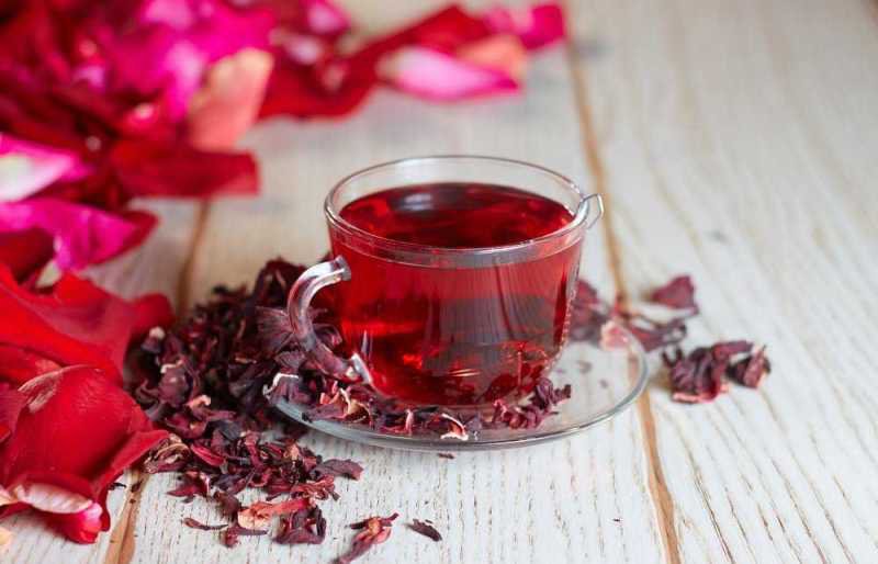 Descoperă beneficiile ceaiului de hibiscus și savurează gustul său unic
