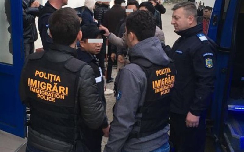 Două societăți comerciale împreună cu alte locuri și medii frecventate de străini, verificate de polițiștii de imigrări din Botoșani