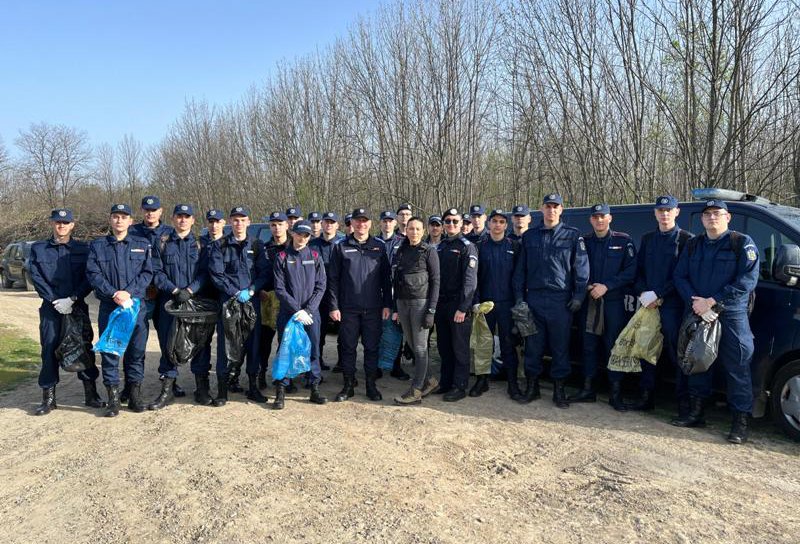 „Împreună, putem păstra natura curată” acțiune a jandarmilor botoșăneni - FOTO