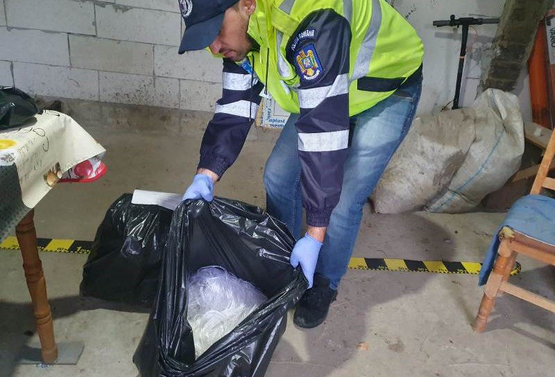 Peste 30 de kilometri de plase monofilament confiscate de la persoane bănuite de braconaj piscicol - FOTO