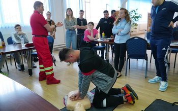 O nouă serie de voluntari …