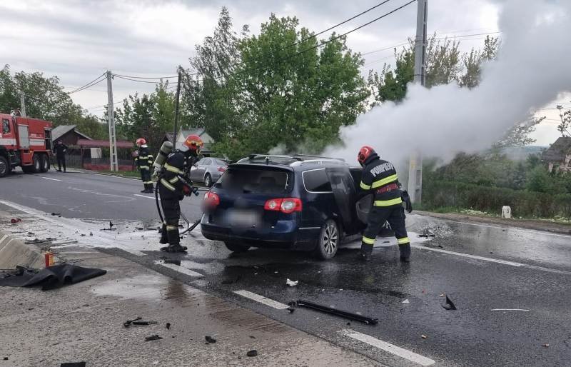 Mașină cuprinsă de flăcări la Baisa. Șoferul a apucat să se autoevacueze