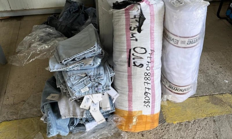 Marfă contrafăcută confiscată de polițiștii de frontieră botoșăneni - FOTO