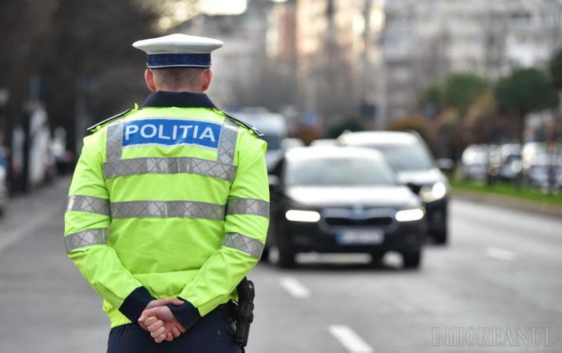 Tupeu fără limite! Botoșănenan prins la volanul unei mașini cu numere false și cu permis fals