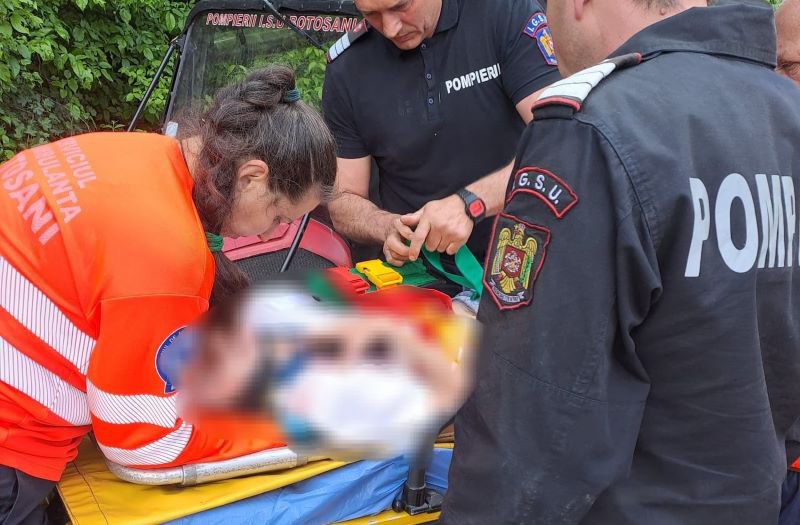 Intervenție cu șenilata după ce o tânără a căzut de pe bicicletă și s-a rănit