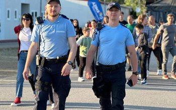 Mai ai patru zile la …