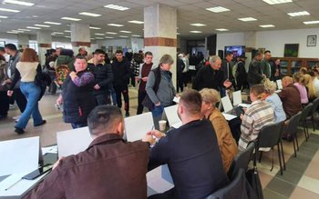 Peste 660 de persoane au …