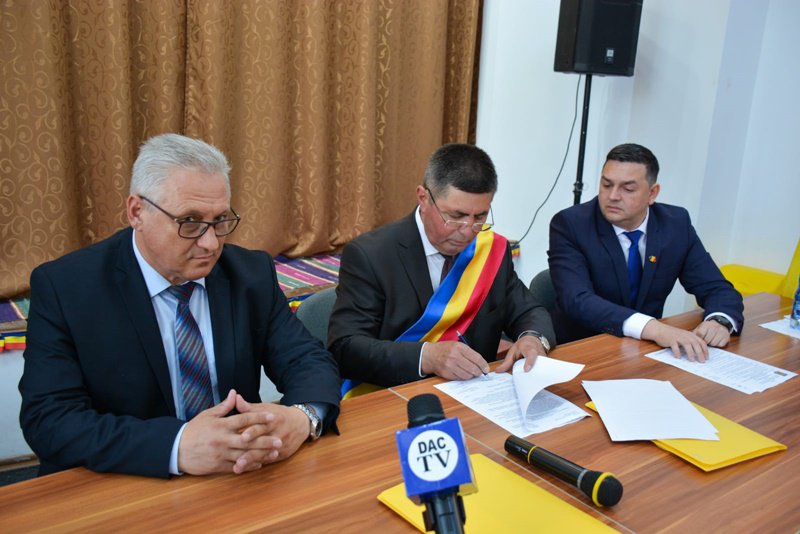 S-a semnat acordul de înfrățire între comuna Frumușica și satul Gribova - FOTO