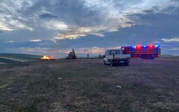 Incendiu de vegetație uscată și …