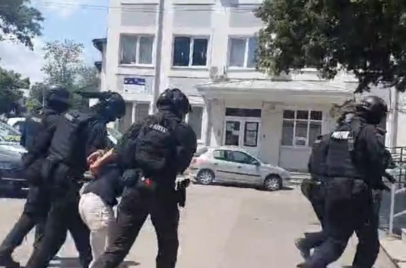 Bărbatul acuzat de violarea și uciderea fetiței de 8 ani din Albești a fost capturat de polițiști