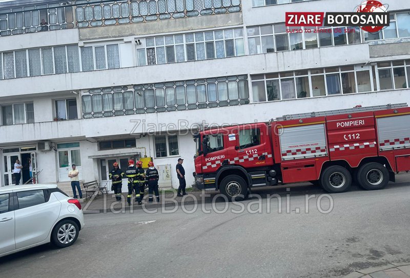 Autorități puse în alertă după ce o femeie din Dorohoi nu răspundea la ușă. Vezi ce au descoperit pompierii! - FOTO