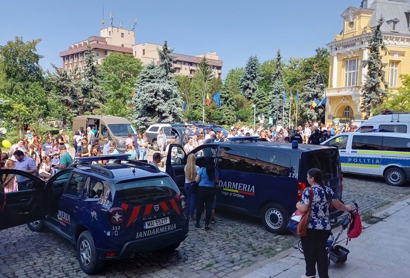 Jandarmii vor asigura ordinea și siguranța publică la manifestările dedicate Zilei Internaționale a Copilului