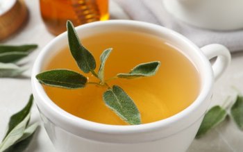 Salvia pură ajută la slăbit