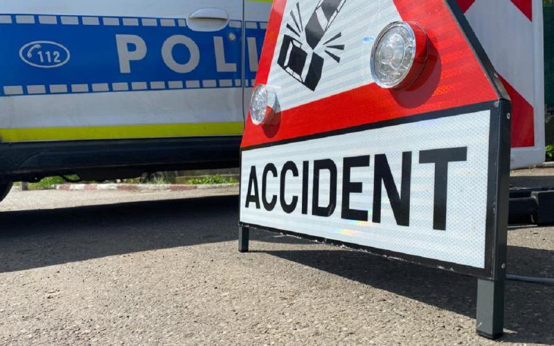 Accident rutier la Hudești: a pierdut controlul asupra direcției de deplasare și a intrat într-un cap de pod