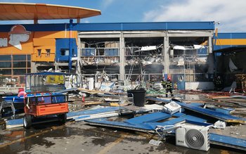 Explozie puternică urmată de incendiu …