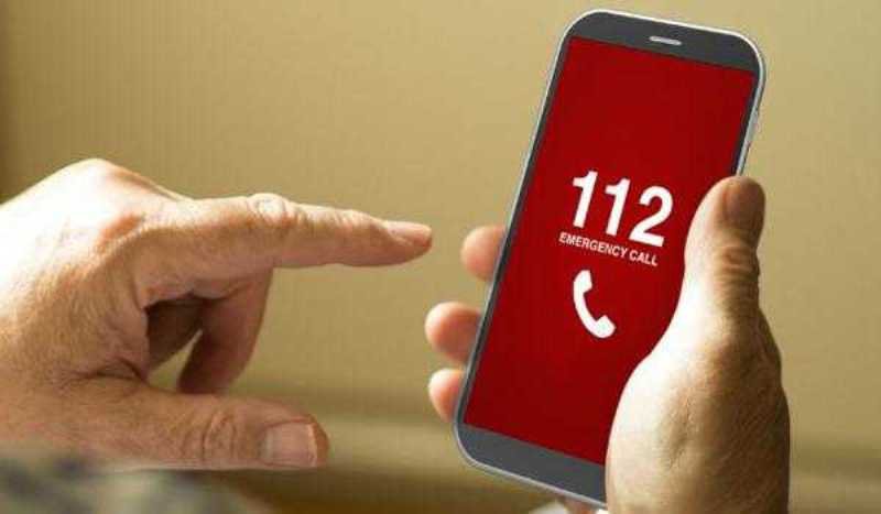 Amendă de 4.000 de lei pentru un bărbat care a sunat la 112 că nu avea tuș pentru ștampila de vot