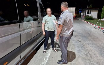 Urmărit pentru conducere fără permis, …