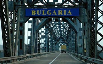 Avertisment pentru cei care merg …