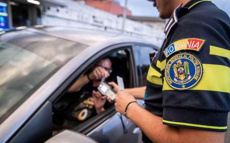 Permis reținut pentru suspiciune de conducere sub influența substanețelor pshioactive