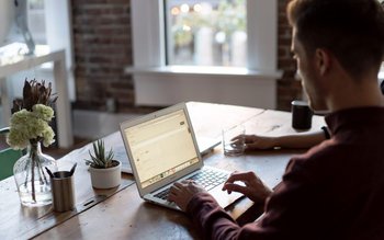 NOU! Firmele se pot înregistra …