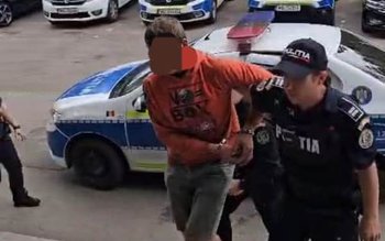 Doi tineri reținuți de polițiștii …